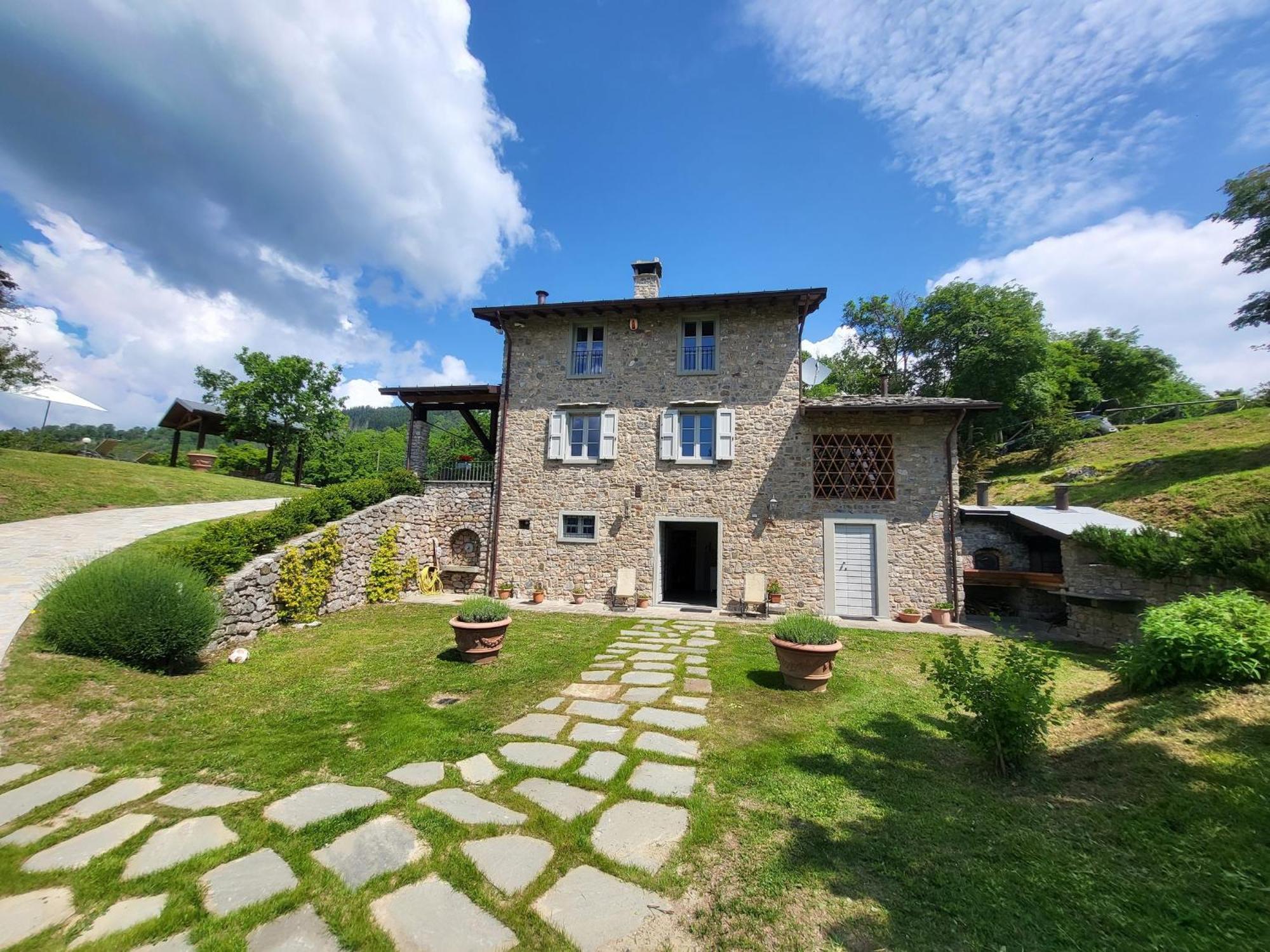 Il Pradicciolo Agriturismo Кастелнуово ди Гарфаняна Екстериор снимка