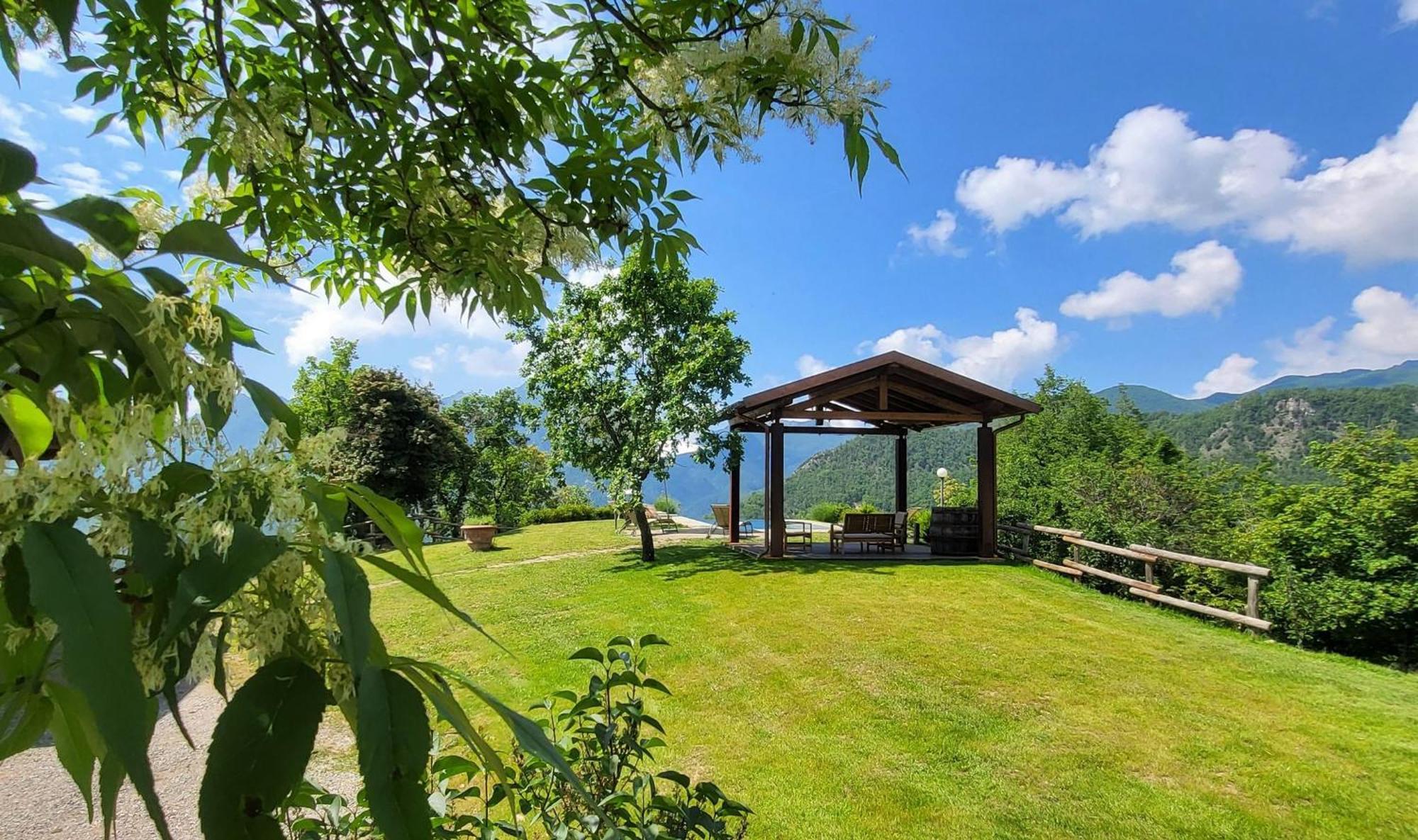 Il Pradicciolo Agriturismo Кастелнуово ди Гарфаняна Екстериор снимка
