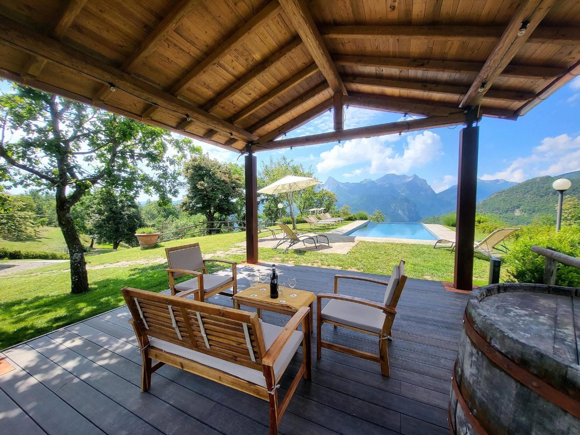 Il Pradicciolo Agriturismo Кастелнуово ди Гарфаняна Екстериор снимка