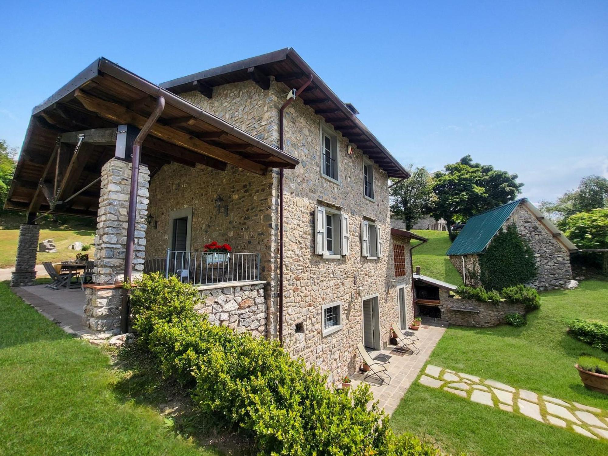 Il Pradicciolo Agriturismo Кастелнуово ди Гарфаняна Екстериор снимка